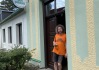 Ale to nás již vítá přátelským pan domácí..