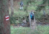 Přes potoky, po červený!