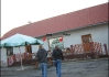 Jana a Petra, byly dvě holky který pracovaly v hospodě.. Pozor pozor. Nenechte se zmást..   Někdy jsou k vidění v Březnici, někdy ve Zvěrkovicích..  