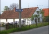 při etapě na Červeňák 14.5.2005:  Hele, pěknej větráček :)  Jeden čas byl vchod dokonce pouze zezadu, takže tu bylo pro neznalé věci zavřeno..