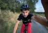 Protivín nechávám v zádech, protivíntr vane proti i když se vzdaluju..
